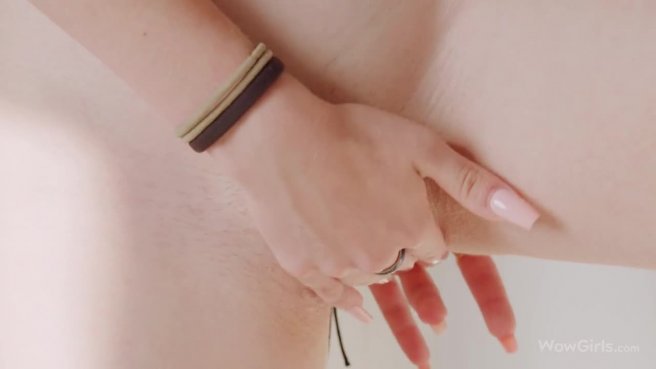 Утренняя традиция в ванной комнате prew 6