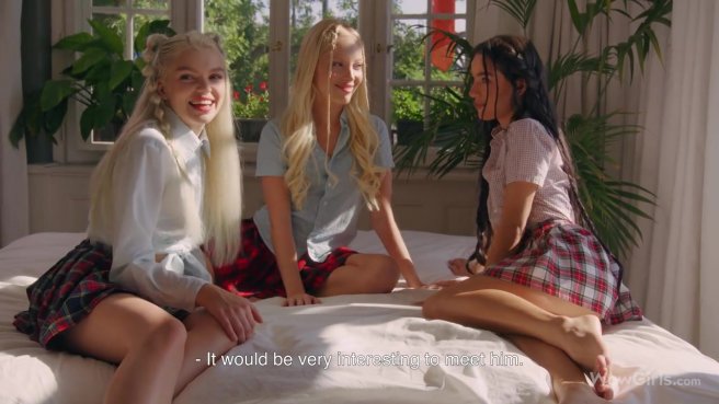 Три малышки и один чувак - это настоящая вакханалия страсти prew 1