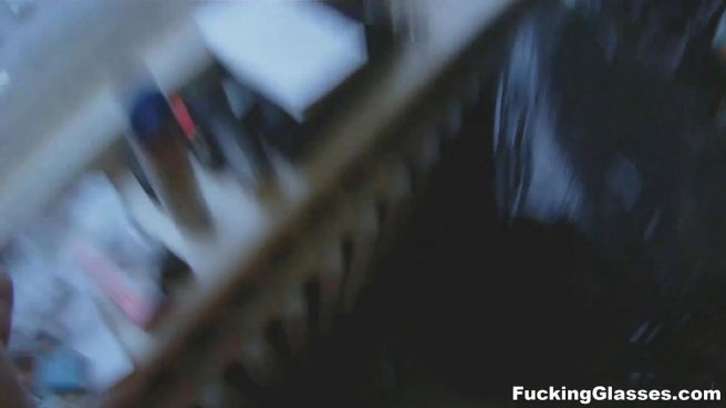 Парень привел худую девушку домой и трахнул её от первого лица в дождливый день prew 9